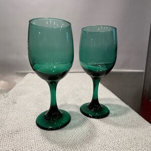 Lot Of 2 Dark Green Libbey Juniper Footed Glasses Wine Water Glass Goblet